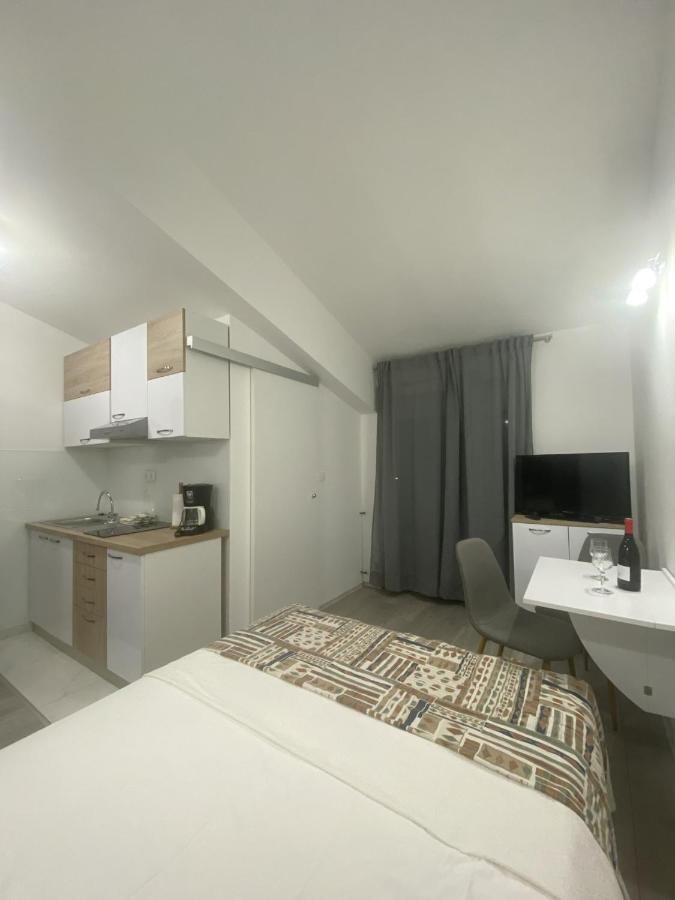 Apartman Freja II ポドストラナ エクステリア 写真
